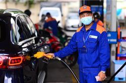 Giá xăng dầu giảm đồng loạt chiều nay