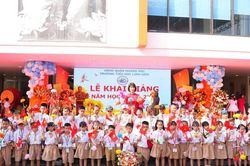 Gần 2,3 triệu học sinh Hà Nội hân hoan đón chào năm học mới
