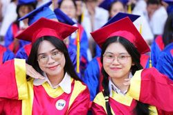 Hơn 1,7 triệu học sinh thành phố Hồ Chí Minh nô nức đón năm học mới