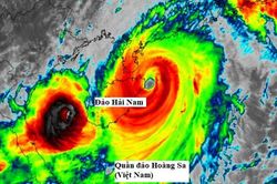 Siêu bão Yagi đổ bộ đảo Hải Nam, người bị cuốn bay trên phố