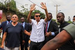 Mbappe trở lại PSG để dắt CLB ra tòa!