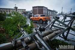Thành phố Cẩm Phả tan hoang trong bão số 3