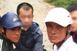 Giúp dân phòng chống bão, Công an huyện miền núi Nghệ An tóm gọn 2 đối tượng tàng trữ ma túy