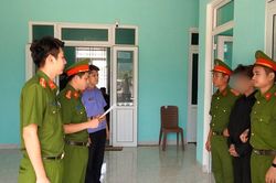 Tống tiền người yêu cũ bằng clip nhạy cảm