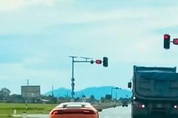 Siêu xe biển 37 vượt sai quy định trên đường N5