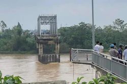 Phú Thọ: Khoảnh khắc sập cầu Phong Châu