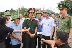 Phó Thủ tướng Hồ Đức Phớc chỉ đạo khẩn trương tìm kiếm, cứu nạn vụ sập cầu Phong Châu