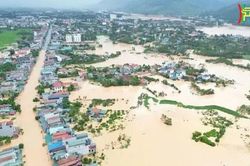 Yên Bái chìm trong biển nước, di dời hàng nghìn hộ dân