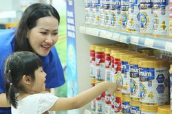 Ma trận quảng cáo sữa: Chọn sản phẩm nào thực sự tốt với trẻ nhỏ?