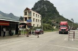 Điều tiết xe chở hàng hóa vào khu phi thuế quan cửa khẩu Lạng Sơn