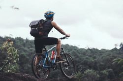 Vì sao đạp xe là bài tập đặc biệt tốt cho nam giới?