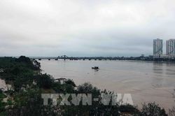 Lũ trên sông Hồng tại Hà Nội tiếp tục lên nhanh