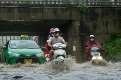 Hà Nội ban hành công điện hỏa tốc ứng phó với mưa lũ lớn trên các sông