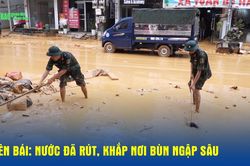 Yên Bái: Nước đã rút, khắp nơi bùn ngập sâu