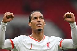Liverpool giữ chân thành công 'Hàng rào thép'