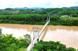 Cảnh báo những cây cầu treo xuống cấp trong mùa lũ ở Nghệ An
