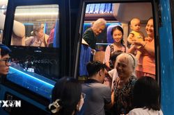 Hà Nội: Di dời người dân quận Tây Hồ đến nơi tránh trú lũ an toàn