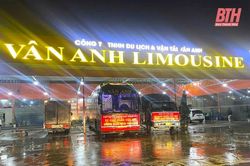 Nhà xe Vân Anh Limousine chuẩn bị hàng hóa thiết yếu, khẩn trương hỗ trợ đồng bào vùng lũ