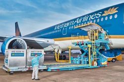 Vietnam Airlines vận chuyển miễn phí hàng hóa cứu trợ vùng bão lũ miền Bắc