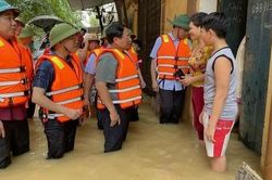 Thủ tướng: Toàn hệ thống chính trị tập trung ứng phó lũ lớn, đảm bảo an toàn đê điều