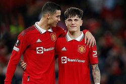 Garnacho gây phẫn nộ khi ủng hộ bài đăng Ronaldo chỉ trích Ten Hag, nguy cơ sớm 'bật bãi' khỏi MU