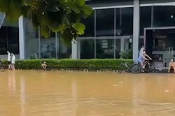 Thái Nguyên: Lũ dần rút, các đoàn cứu trợ tích cực tiếp cận những vùng bị cô lập