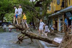 Cuộc sống sau ống kính: Nhớ về bão lũ…