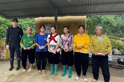 Công ty TNHH Thương mại và Dịch vụ Châu Mộc hỗ trợ đồng bào bị ảnh hưởng mưa bão tại huyện Nguyên Bình