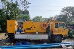 Hạ mực nước mương, hỗ trợ thoát nước khu vực ngoài bãi sông Hồng