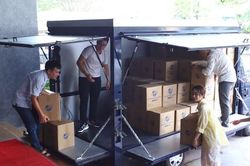 Báo Sức khỏe & Đời sống tiếp nhận số lượng lớn thuốc, hàng cứu trợ đồng bào miền Bắc