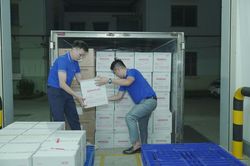 Gần 2 tấn thuốc chữa bệnh đưa tới tay người dân vùng lũ