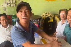 Ấm lòng giữa bão lũ: Người đàn ông khuyết tật góp tiền ủng hộ đồng bào miền Bắc