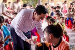 Ngày hội 'Trung thu cho em' ở chùa Khmer Seray Meang Kolsakor