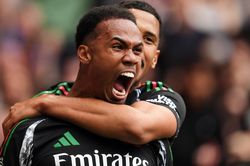 Chiến thắng lì lợm và bản lĩnh của Arsenal