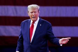 Nghi phạm bắn nhiều phát súng vào sân golf của cựu Tổng thống Trump