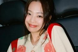 Jennie Blackpink tạo trend mới nhờ khung xương sườn nhỏ