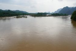 Nước sông Lam dâng cao, nguy cơ ngập nếu mưa lớn kéo dài