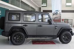 SUV ngầu không kém Mercedes-Benz G63, công suất 252 mã lực, giá 'hạt dẻ'