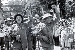 'Hà Nội - 70 năm Thủ đô Anh hùng': Thiết lập và giữ vững an ninh trật tự sau ngày tiếp quản Thủ đô
