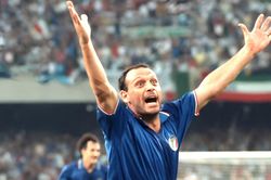 Salvatore Schillaci qua đời: Ngôi sao băng màu Thiên thanh đã tắt