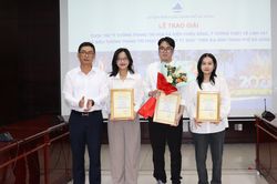 Trao giải cuộc thi ý tưởng trang trí hoa và điện chiếu sáng, thiết kế linh vật và biểu tượng trang trí phục vụ Tết Ất Tỵ