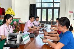 Ngân hàng Chính sách xã hội giải ngân vốn vay hỗ trợ khách hàng khắc phục thiệt hại sau cơn bão số 3