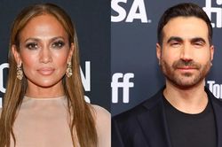 Jennifer Lopez đóng phim hài mới của Netflix