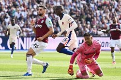 Tiền đạo từng bị gọi là 'chân gỗ' lập cú đúp, Chelsea thắng đậm trong trận derby London