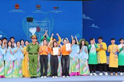 Trường THPT Lê Viết Thuật và Huỳnh Thúc Kháng giành giải Nhất tại Cuộc thi 'Trường học không ma túy'