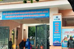 Mưa to, nhiều trường ở TP Vinh thông báo cho học sinh nghỉ học