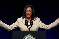 Chỉ còn chưa đầy 50 ngày là đến bầu cử, bà Kamala Harris vẫn tiếp tục công bố các đề xuất kinh tế mới