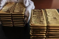 Giá vàng lập đỉnh mới, bất chấp đồng USD lên giá