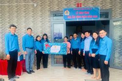 Bàn giao mái ấm Công đoàn cho 2 đoàn viên khó khăn về nhà ở