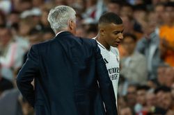 Mbappe chấn thương khi đang rực sáng, bỏ lỡ derby Madrid